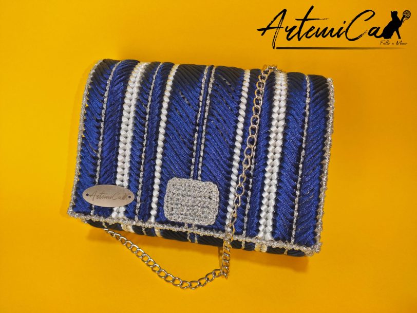 Cielo Notturno: Pochette Stellata dei Fili Luminosi