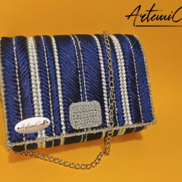 pochette Cielo Notturno blu reale ricamo su canvas