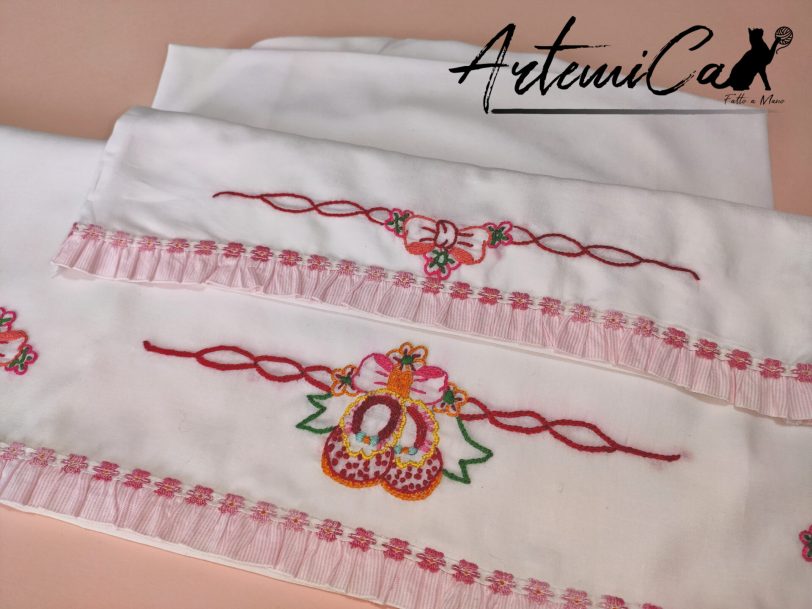 set lenzuola poesia di nastri con scarpette rosse ricamate