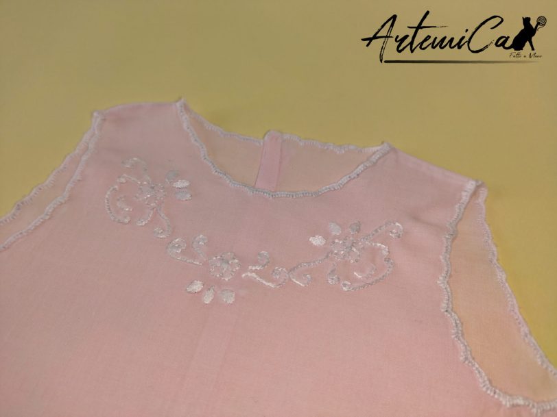Leggenda di Lino: Camicina Rosa con Ricamo Sognante