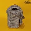 Fumo di Charme: Borsa Grigio Perla all'Uncinetto con Dettagli in Argento
