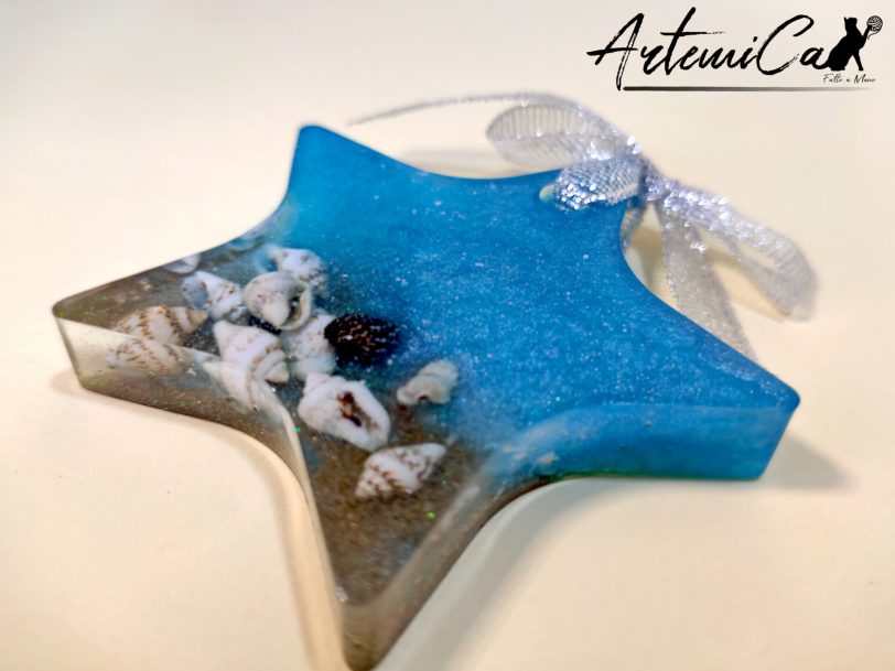 Incanti Costieri: Ornamenti Incapsulati di Mare