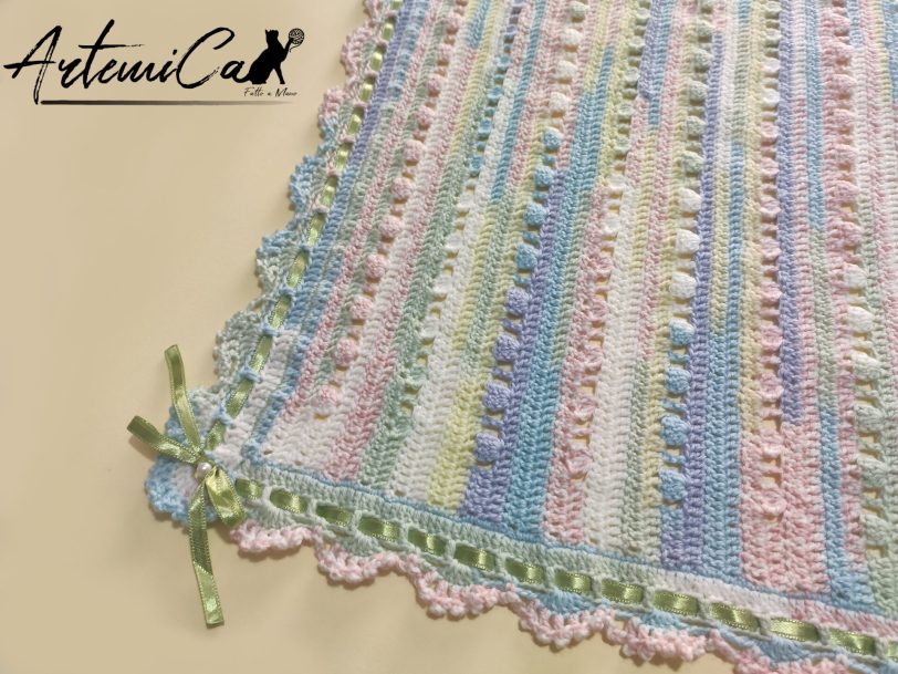 Copertina Arcobaleno: Copertina neonato Fatta a Mano, avvolgi il tuo bimbo in un mondo di colori