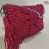 Enigma Rosso: Borsa Clutch fatta a mano all'Uncinetto con Maxi Fiocco