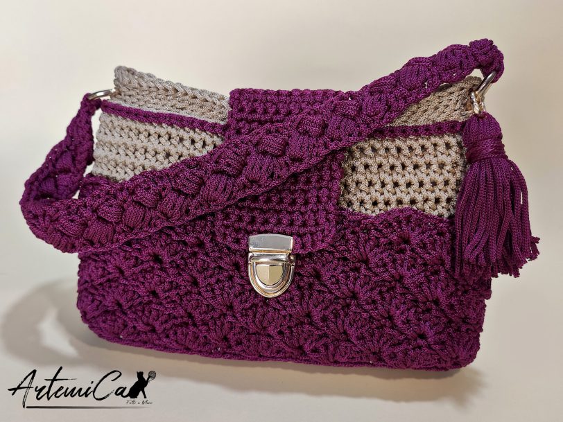 Stile in Movimento: Pochette Elegante fatta a mano con Chiusura a Cartella