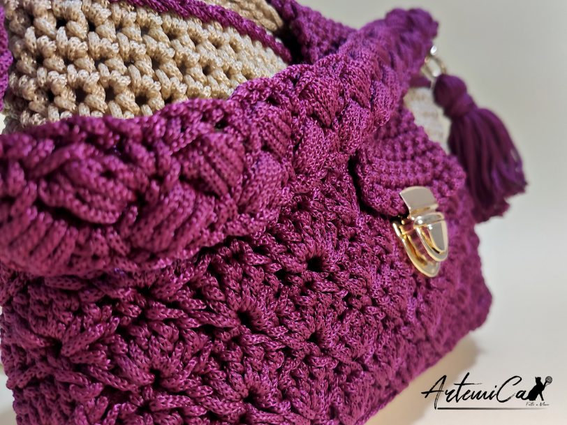 Stile in Movimento: Pochette Elegante fatta a mano con Chiusura a Cartella
