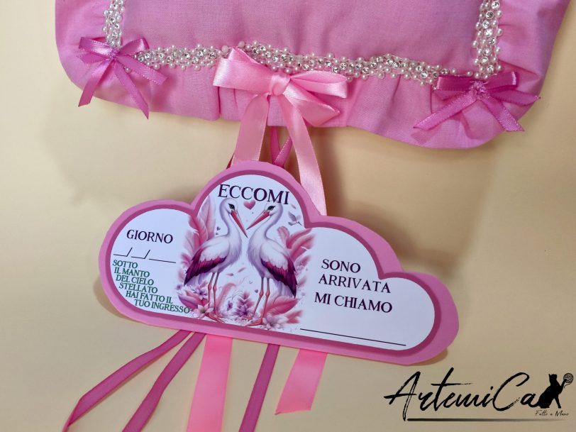 Cuscino Dolce Benvenuto: Fiocco Nascita Handmade Morbido e personalizzabile