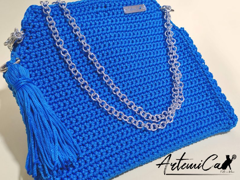 Clutch artigianale blu elettrico