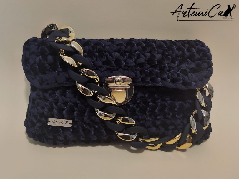 Clutch Velluto Noir et Or: Borsa Artigianale Fatta a Mano con Catena Dorata
