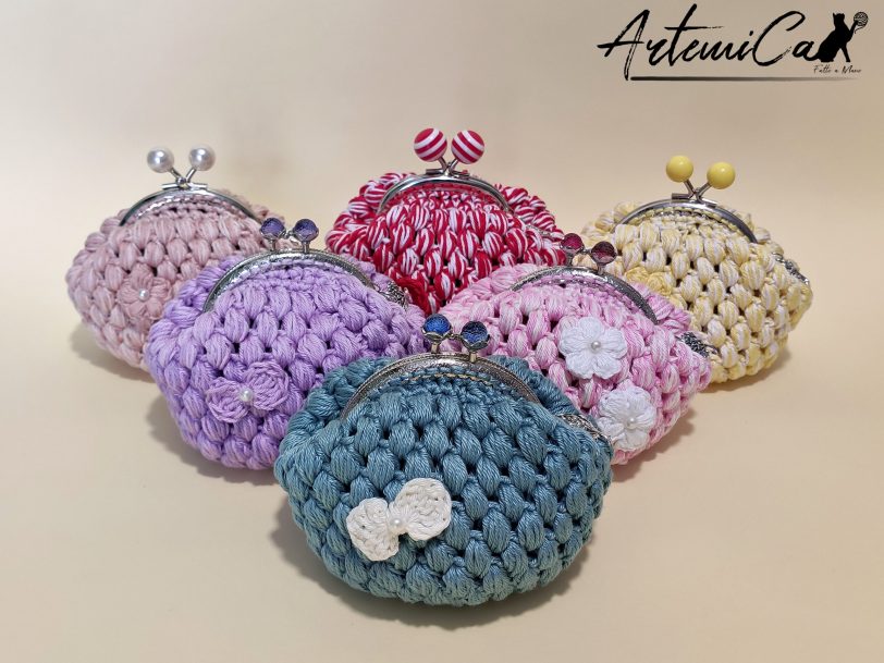 Bon Bon Charm: Portamonete Fatto a Mano all'Uncinetto con Perline e Chiusura elegante