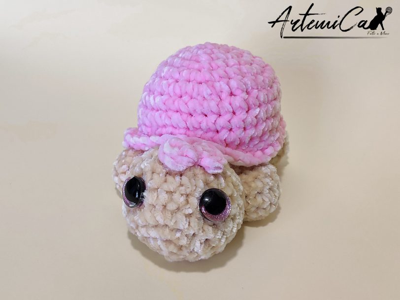 Tartarughe Fatte a Mano all'Uncinetto: Dolci Creazioni Amigurumi Portafortuna