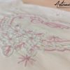 Incanto di Cuori: "Set Lenzuola e Copertina con Cuori e Margherite Ricamate a Mano