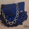 Ruches d’Incanto: Pochette Elegante in Fettuccia Blu e Nero Fatta a Mano