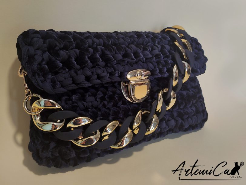 Clutch Velluto Noir et Or: Borsa Artigianale Fatta a Mano con Catena Dorata