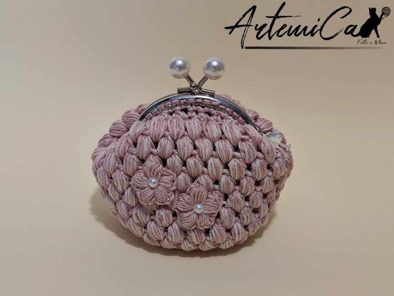 Bon Bon Charm: Portamonete Fatto a Mano all'Uncinetto con Perline e Chiusura elegante