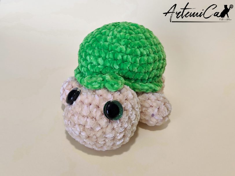 Tartarughe Fatte a Mano all'Uncinetto: Dolci Creazioni Amigurumi Portafortuna