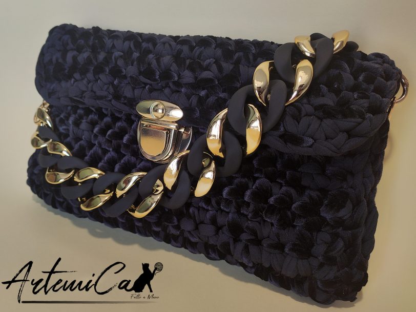 Clutch Velluto Noir et Or: Borsa Artigianale Fatta a Mano con Catena Dorata