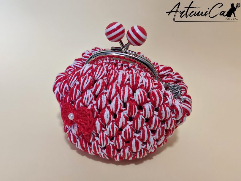 Bon Bon Charm: Portamonete Fatto a Mano all'Uncinetto con Perline e Chiusura elegante