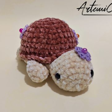 Tartarughe Fatte a Mano all'Uncinetto: Dolci Creazioni Amigurumi Portafortuna