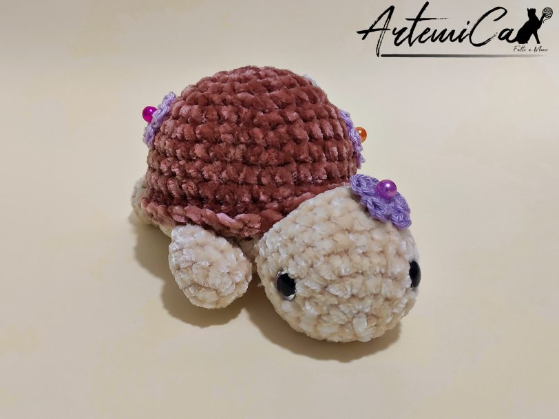 Tartarughe Fatte a Mano all'Uncinetto: Dolci Creazioni Amigurumi Portafortuna