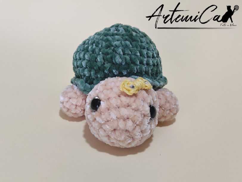 Tartarughe Fatte a Mano all'Uncinetto: Dolci Creazioni Amigurumi Portafortuna