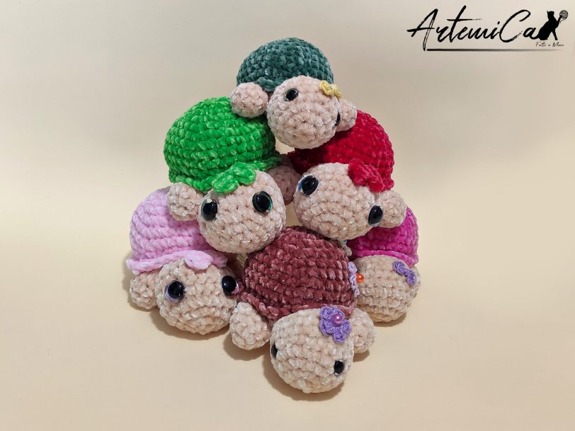 Tartarughe Fatte a Mano all'Uncinetto: Dolci Creazioni Amigurumi Portafortuna