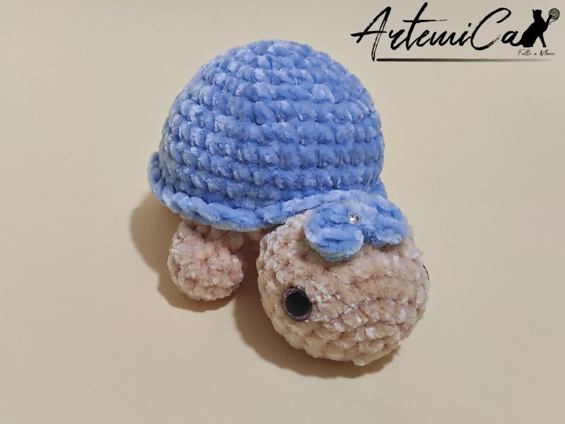 Tartarughe Fatte a Mano all'Uncinetto: Dolci Creazioni Amigurumi Portafortuna