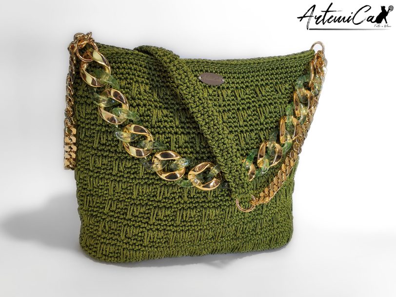 Borsa Riflessi di Giada: Tote Bag Artigianale in Cordino Verde Lurex con e Dettagli Dorati