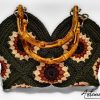 Sole d’Estate: borsa a mano all’uncinetto con granny square e manico in bambù