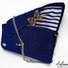 Pochette nocturne: Blu notte Fatta a Mano all’Uncinetto con dettagli Argento - per chi ama Distinguersi con Stile