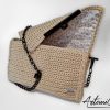 Pochette Vanilla Steel: Fatta a Mano all'Uncinetto color burro con dettagli in acciaio nero - perfetta armonia tra morbidezza e audacia