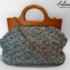 Sogno d'Acqua: Borsa Fatta Mano all'Uncinetto & Chiusura Clic Clac in Legno