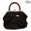 Borsa Incanto Nero: Clic Clac Fatta a Mano all'Uncinetto in Cordino Nero con Fiori - Indossa l'Arte