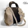 Maxi-Bag Petalo Chic: Borsa Fatta a Mano all'Uncinetto Elegante con Fiori
