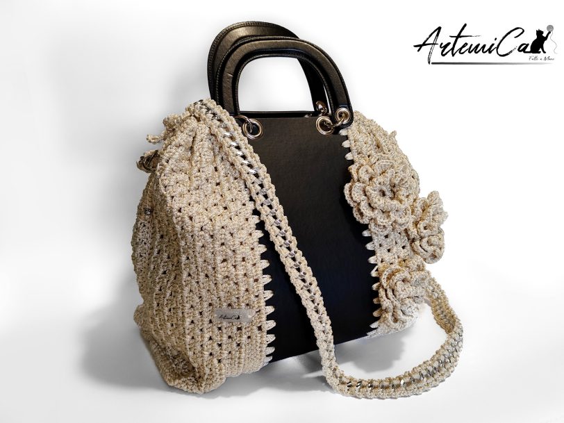 Maxi-Bag Petalo Chic: Borsa Fatta a Mano all'Uncinetto Elegante con Fiori