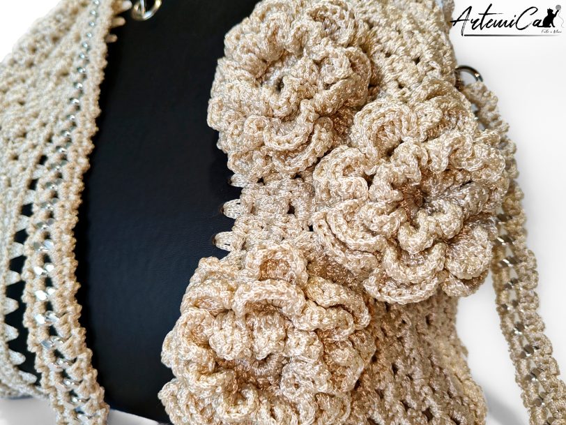 Maxi-Bag Petalo Chic: Borsa Fatta a Mano all'Uncinetto Elegante con Fiori