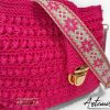 Borsa Vibrazioni in Fucsia: Tote Bag Fatta a Mano all'Uncinetto - Stile Unico