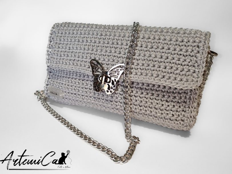Pochette Sottovoce: Borsa Elegante fatta a mano all'Uncinetto in Cordino Bianco Lurex