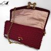 Pochette Bordeaux Butterfly: Borsa artigianale all’uncinetto con Chiusura a Farfalla