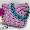 Borsa chunky artigianale lilla chiaro con catena turchese e pendente fucsia
