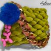 Borsa chunky artigianale verde lime con catena oro e dettagli rosa e blu