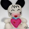amigurumi Spank Hello Spank fatto a mano in cotone con cuore fucsia e coccinella decorativa