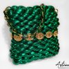 Borsa Emerald Glow: Chunky Bag verde smeraldo artigianale dal design brillante e catena dorata