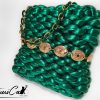 Borsa Emerald Glow: Chunky Bag verde smeraldo artigianale dal design brillante e catena dorata