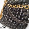 Borsa Black Shine – Chunky Bag nera artigianale con charm dorato e design tridimensionale