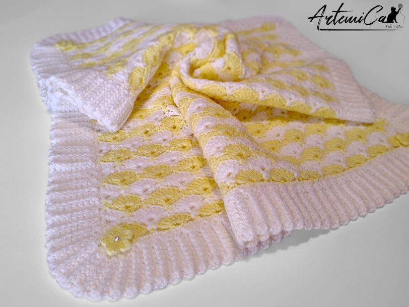 Copertina "Dolce Limone" - Fatta a Mano all'Uncinetto in acriloco giallo e bianco per neonato - Calda e Soffice
