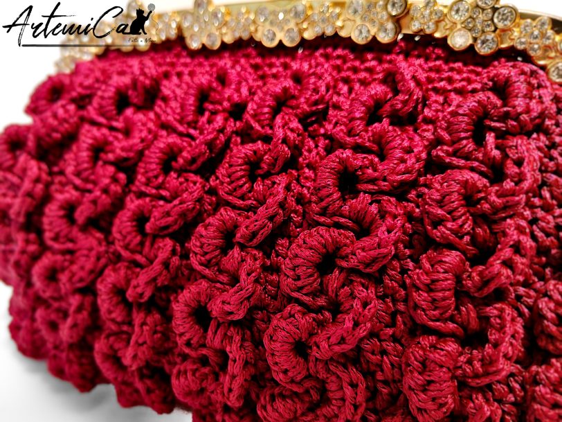 Capriccio Speziato – Pochette bordeaux in cordino fatta a mano